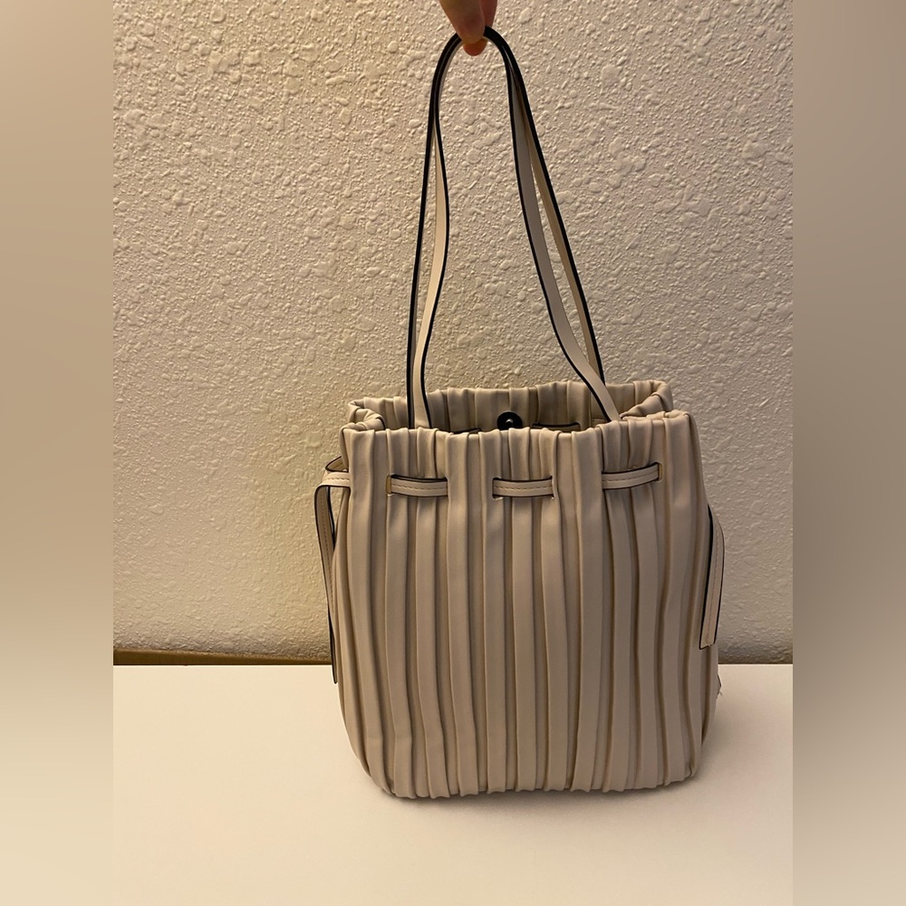 Zara pleated bucket bag - 🌟NEW🌟
